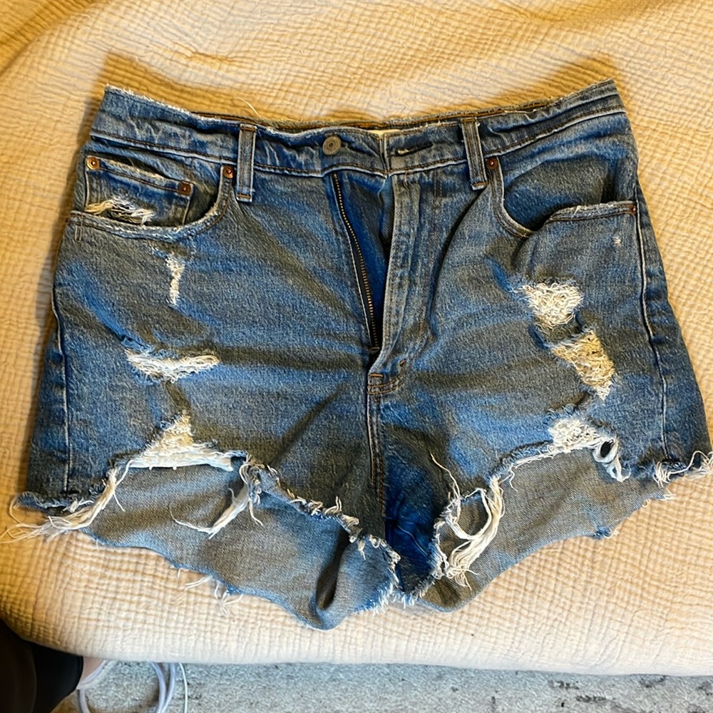 Abercrombie high rise mom shorts. Size 30